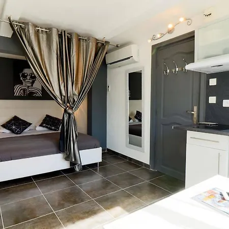 Hôtel et Appartement Le Maguy Cassis Extérieur photo