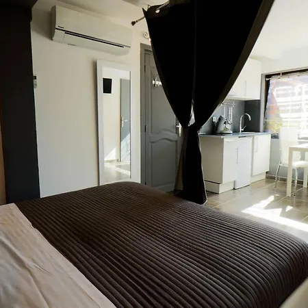 Hôtel et Appartement Le Maguy Cassis Extérieur photo
