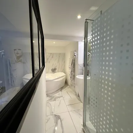 Hôtel et Appartement Le Maguy Cassis Extérieur photo