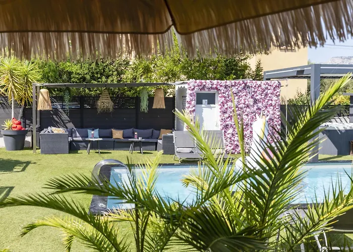 Hotel Eden Cassis - Centre-Ville- Piscine Chauffee, Jacuzzi Et Sauna - Parking Prive