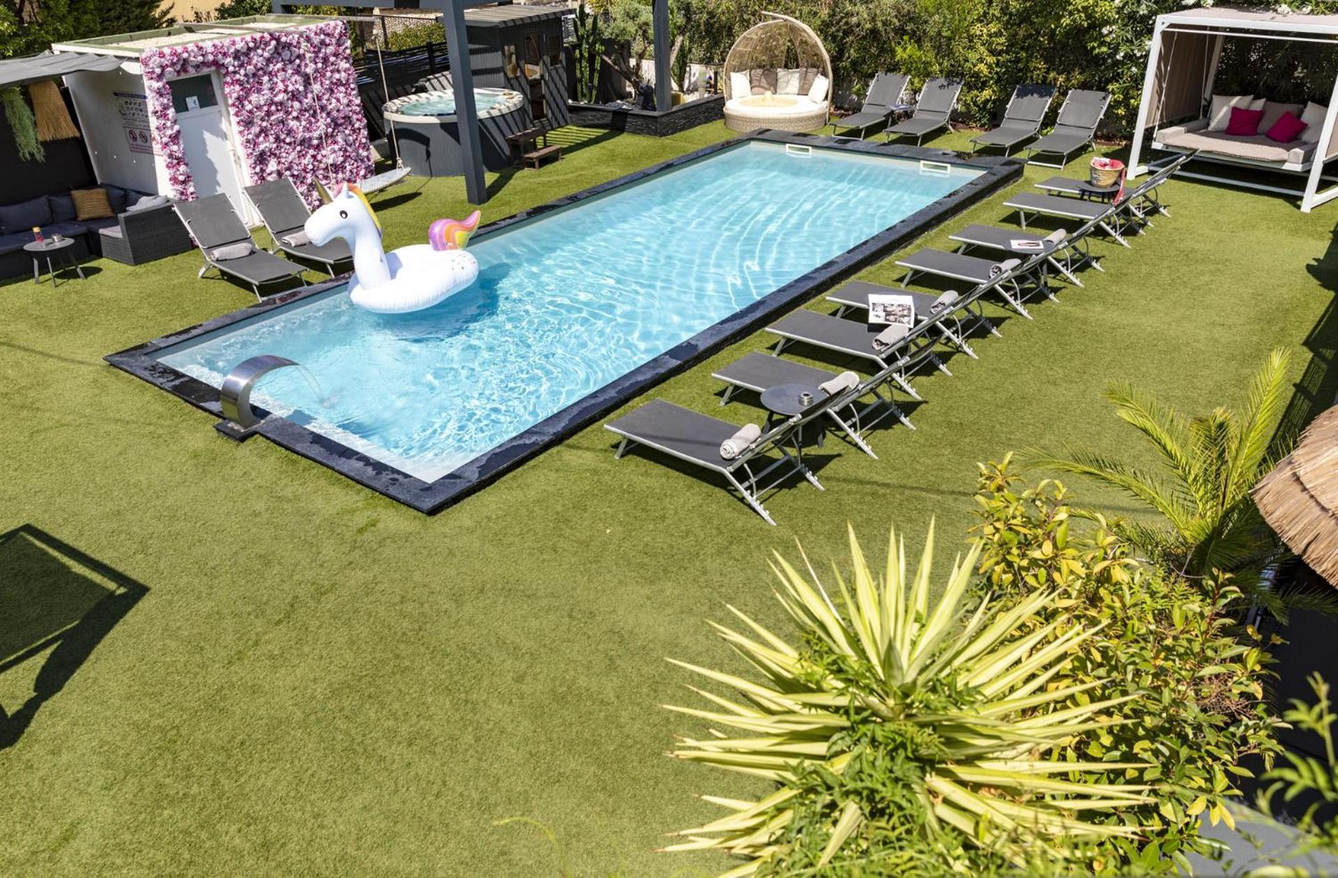 Eden - Centre-ville- Piscine Chauffee, Jacuzzi Et Sauna - Parking Prive 3* Cassis