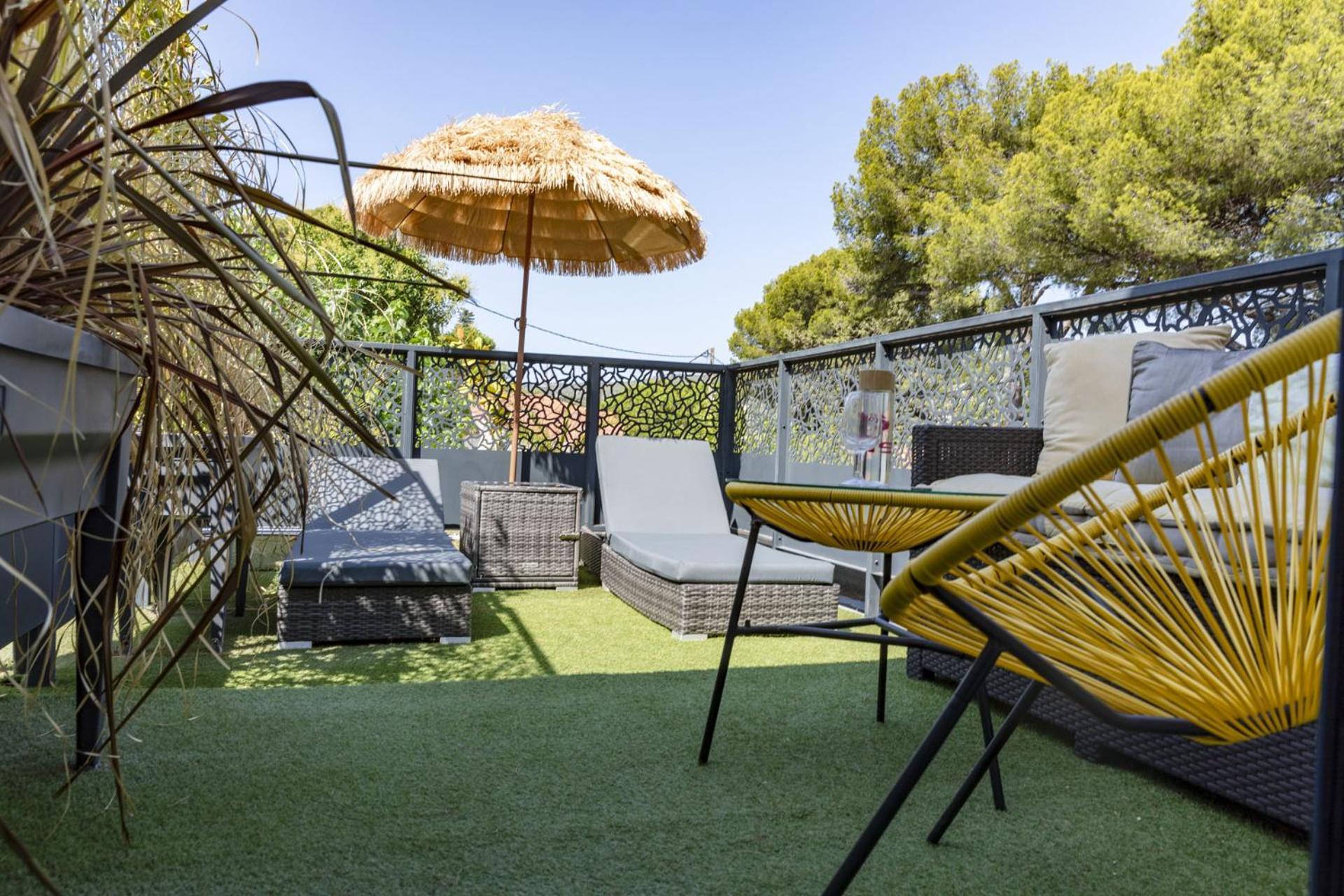 Hotel Eden Cassis - Centre-Ville- Piscine Chauffee, Jacuzzi Et Sauna - Parking Prive Cassis