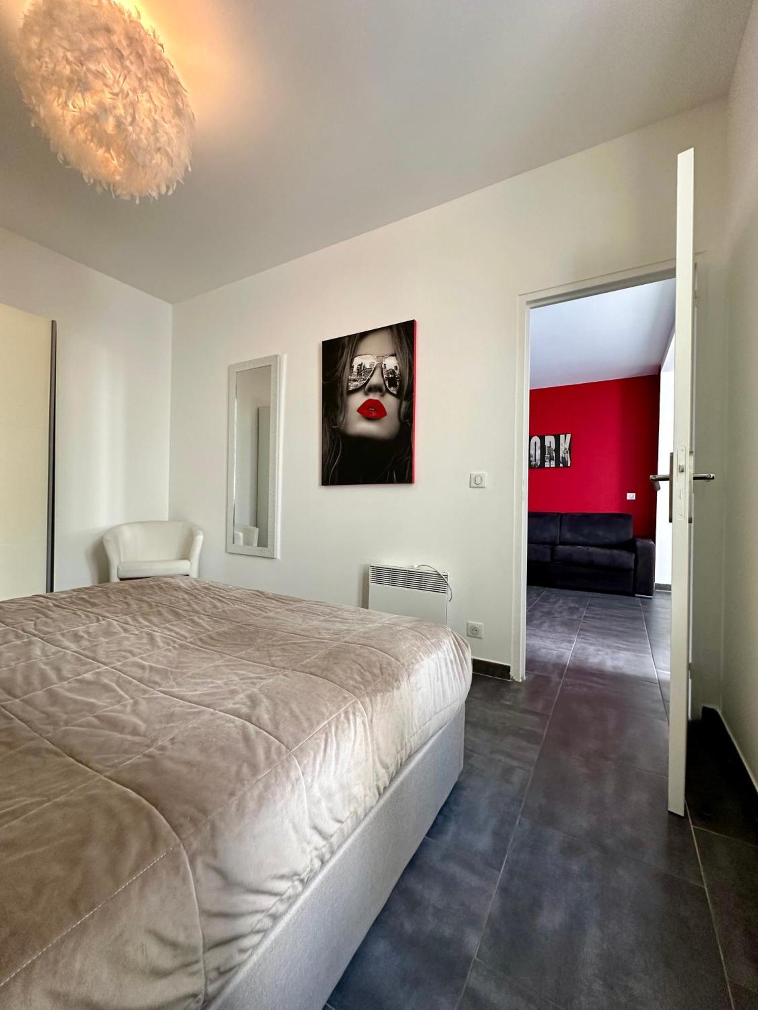 Eden - Centre-ville- Piscine Chauffee, Jacuzzi Et Sauna - Parking Prive
