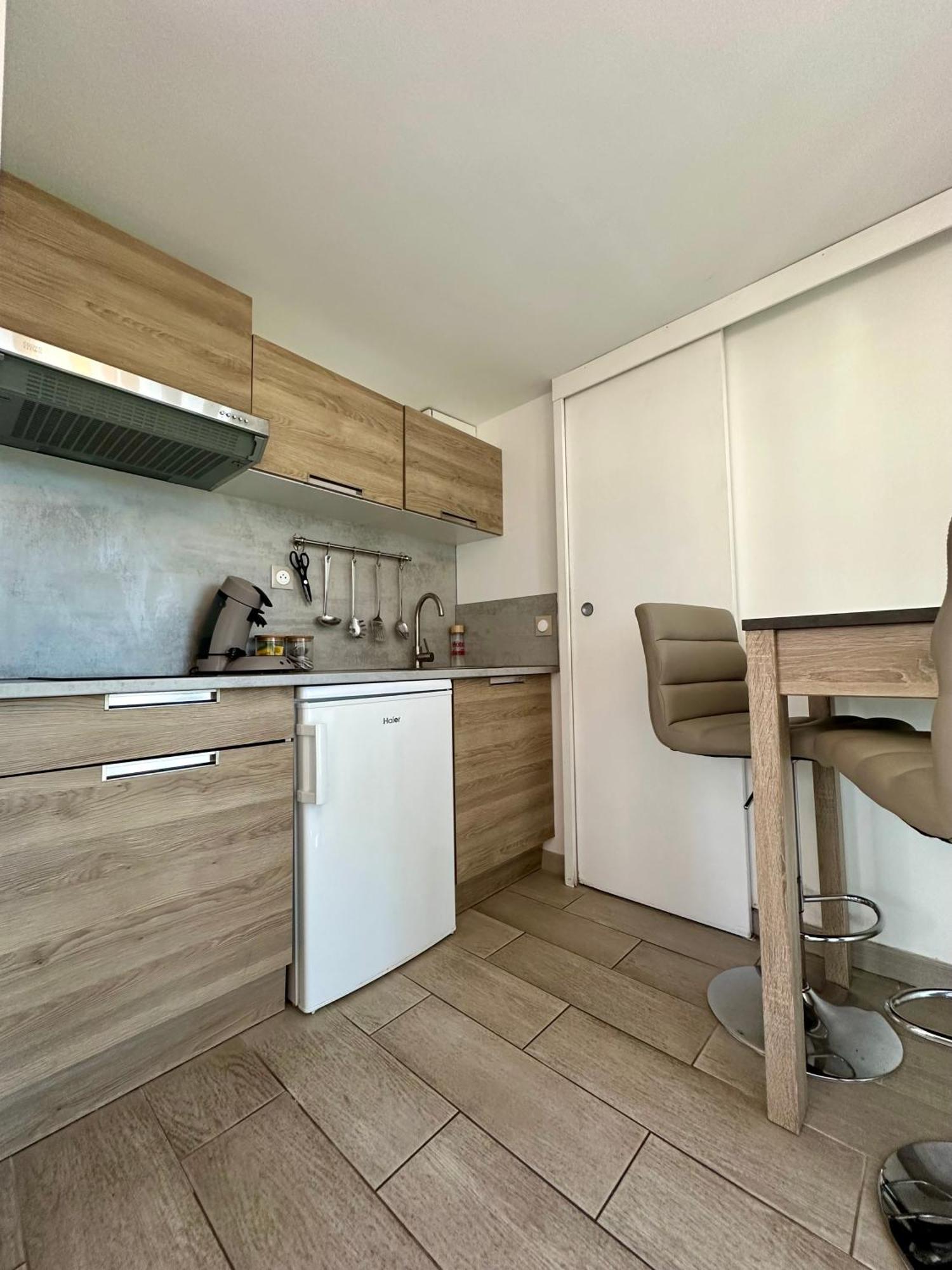 Hotel Hotel Eden Cassis - Centre-Ville- Piscine Chauffee, Jacuzzi Et Sauna - Parking Prive Cassis