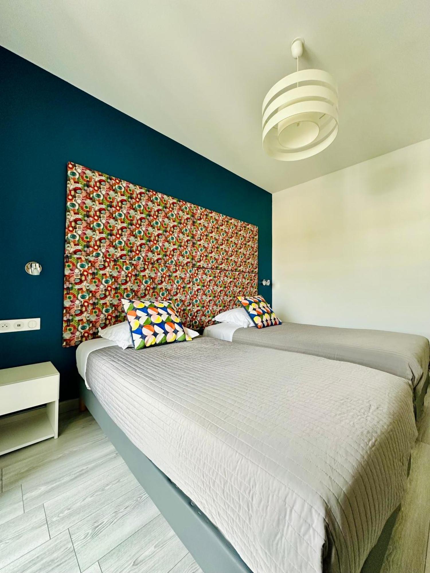 Eden - Centre-ville- Piscine Chauffee, Jacuzzi Et Sauna - Parking Prive Cassis