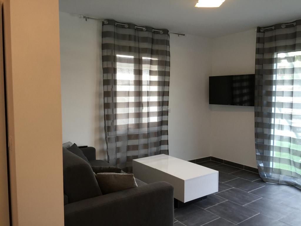 Eden - Centre-ville- Piscine Chauffee, Jacuzzi Et Sauna - Parking Prive Cassis